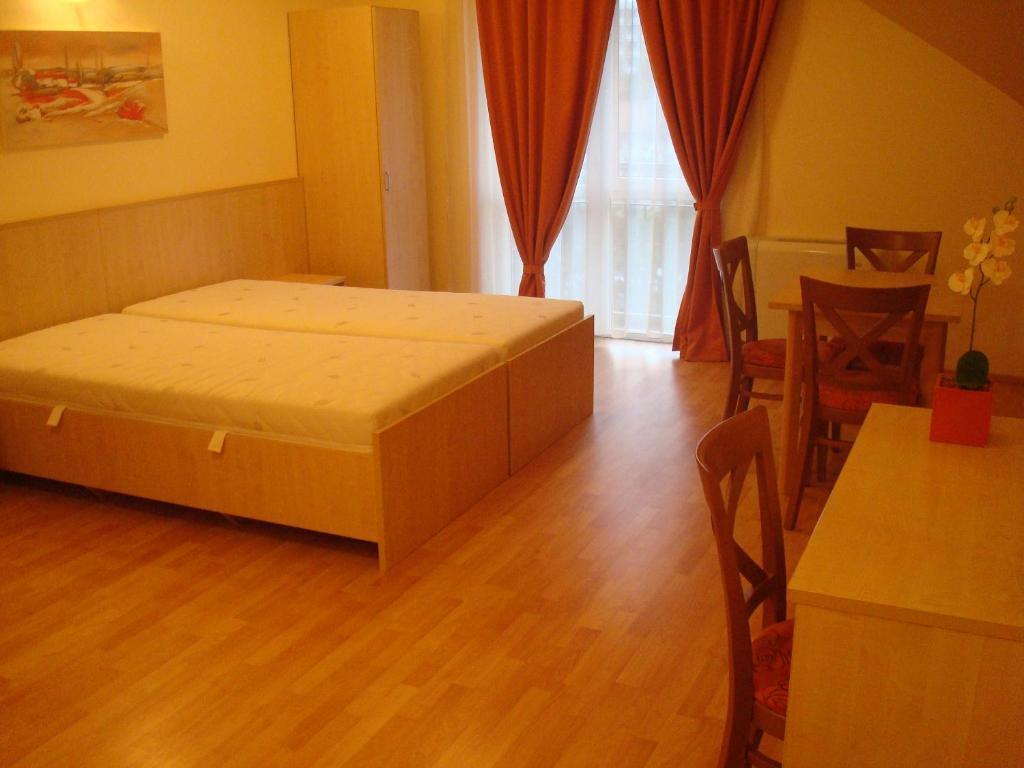 Carpe Diem Apartment Hajduszoboszlo Room photo